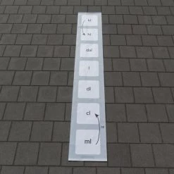 Powerspel - Leermat Metriek Stelsel - Liter - Bewegend Leren - Spelend Leren - Buitenonderwijs - Leermat - Actief Leren - Materiaal - Basisonderwijs - Educatief - Metriek Stelsel