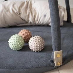 Filibabba - Speelgoed Motorische Vaardigheid - Nor Stimulatiebal - Blush -leerzame-spellen Winkel 550x825 10